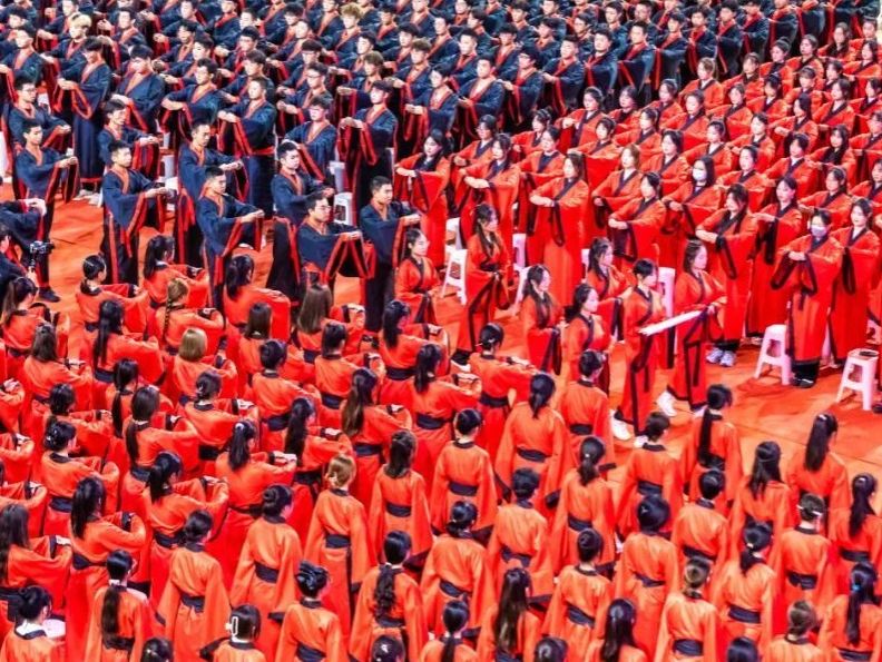 英国上市公司官网3652023开学大典暨迎新文艺演出，全程高燃！
